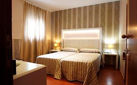 Hostal Paris